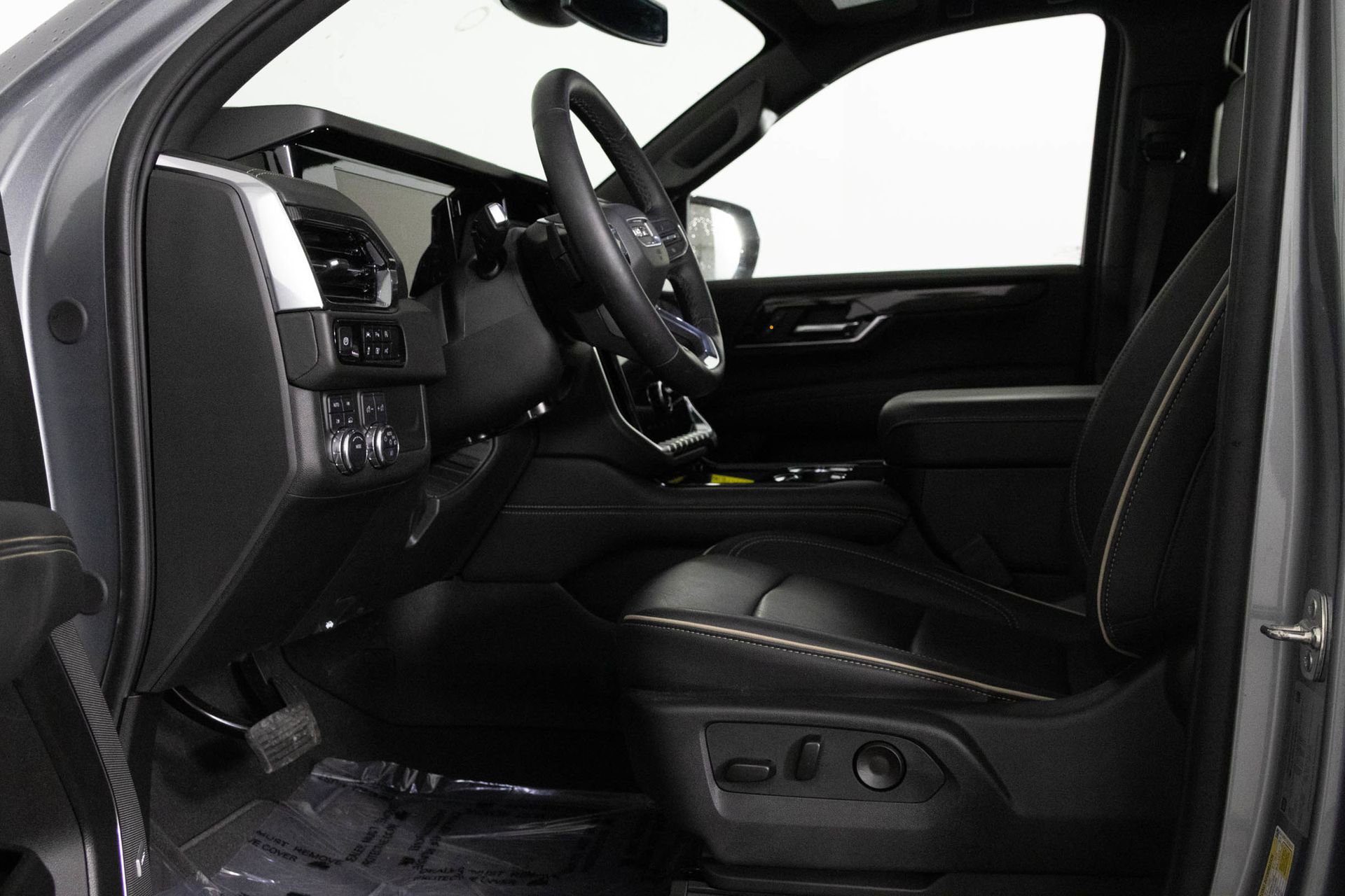 Used 2025 GMC Yukon Elevation image 16