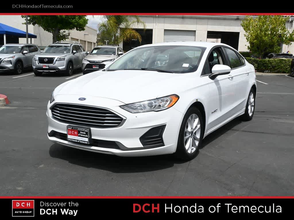 Used 2019 Ford Fusion SE FWD image 1