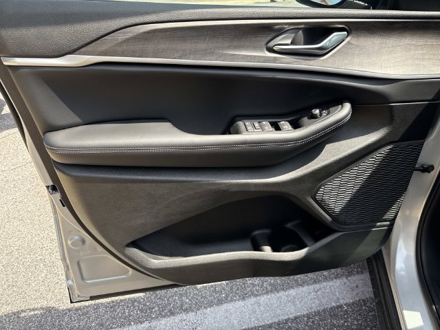New 2026 Jeep Grand Cherokee Altitude AWD/4WD image 27