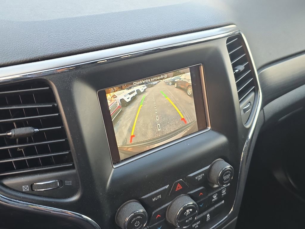 Used 2019 Jeep Grand Cherokee Laredo image 25