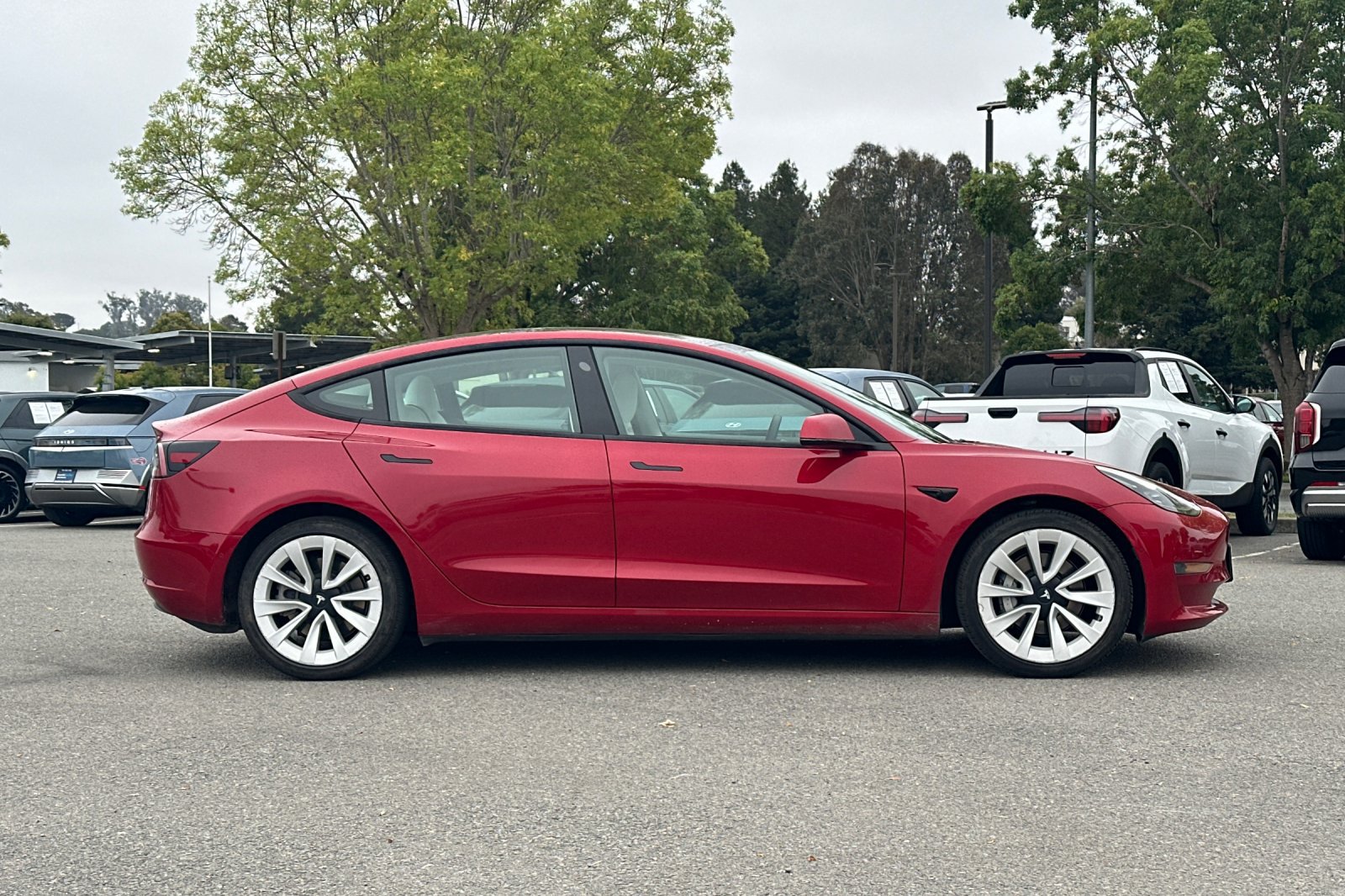 Used 2021 Tesla Model 3 Standard Range Plus RWD image 4