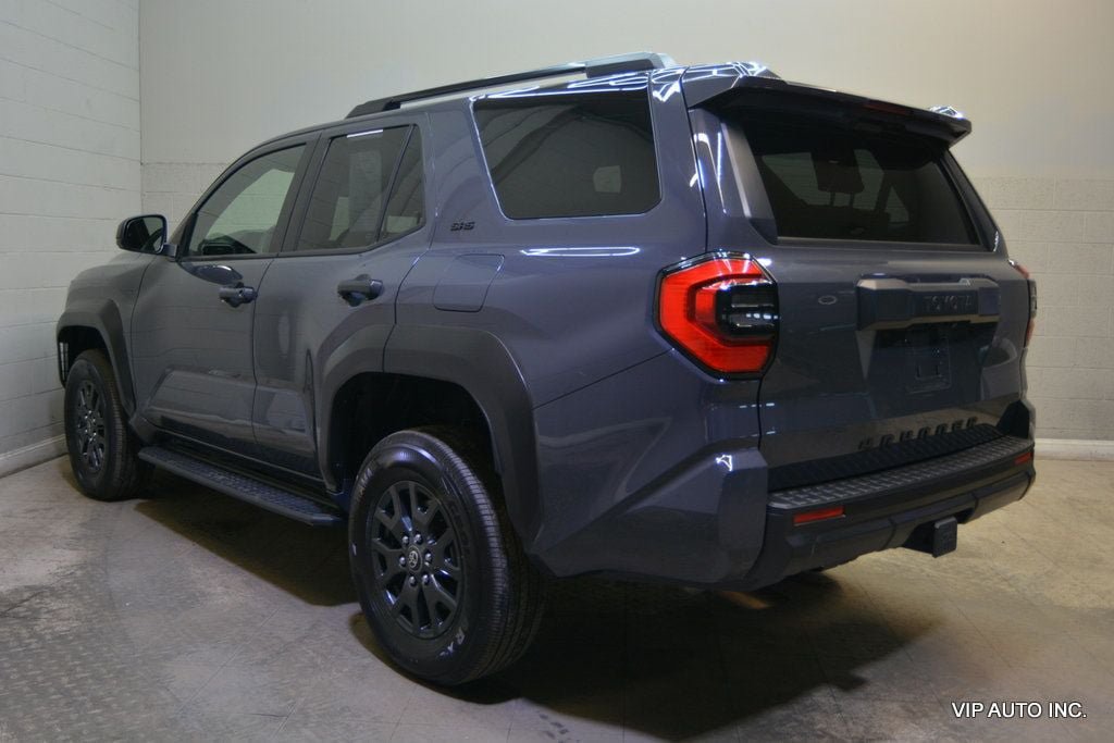 Used 2025 Toyota 4Runner SR5 AWD/4WD image 5