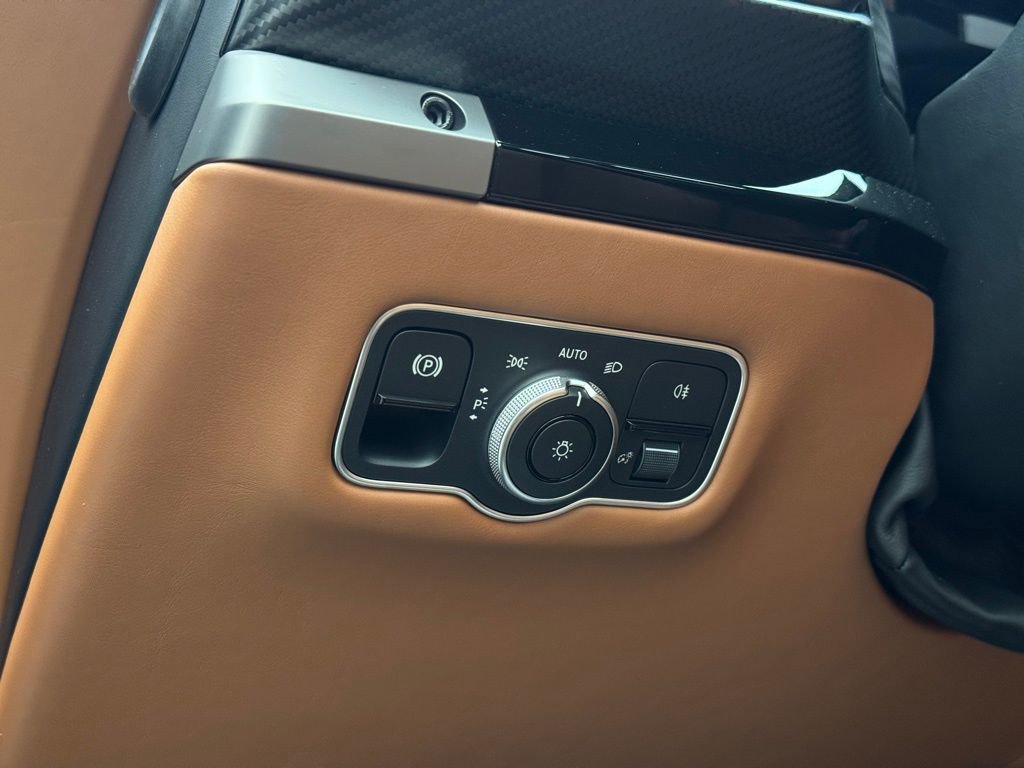 New 2026 Aston Martin V8 Vantage Roadster image 19