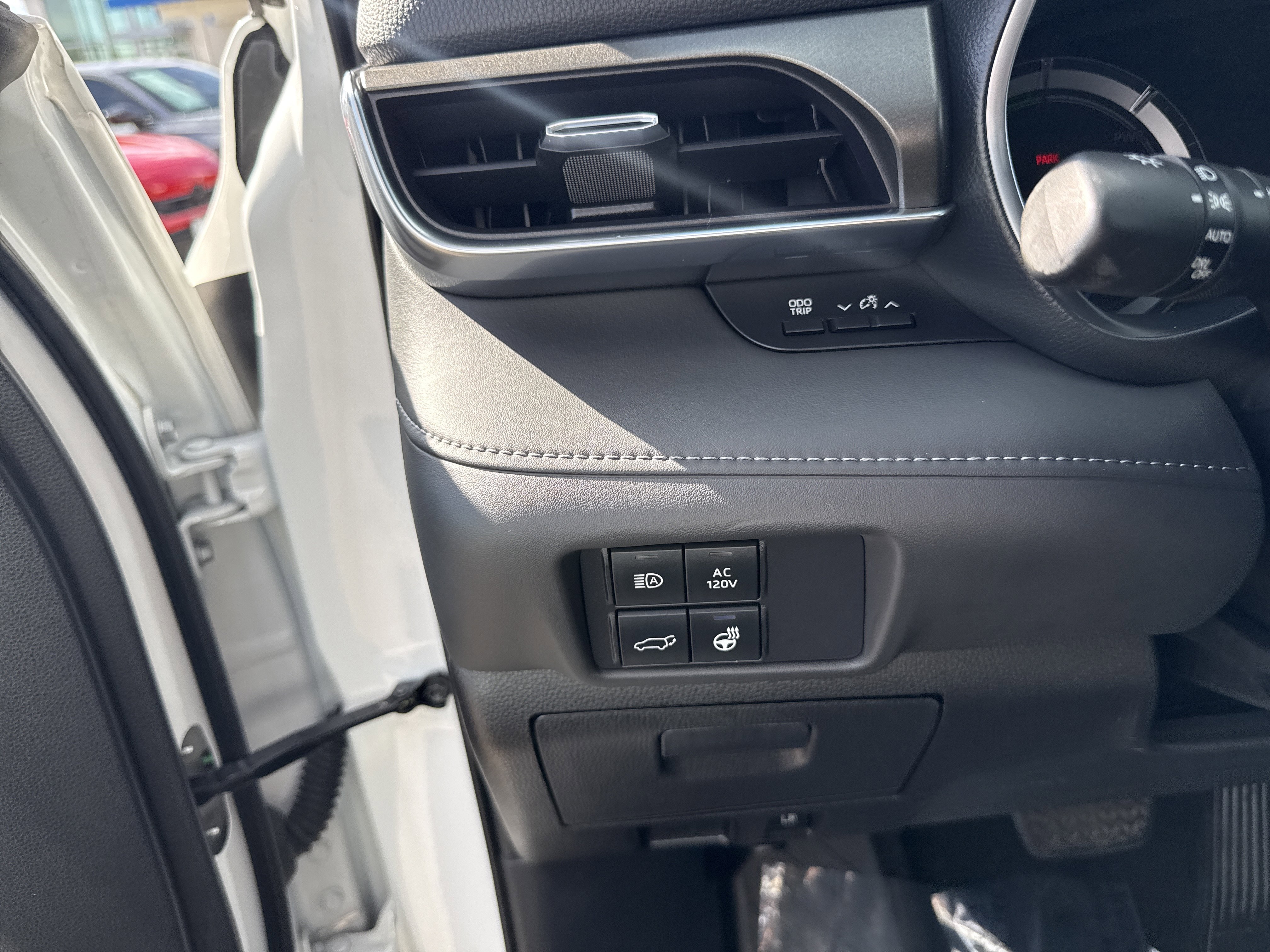 Used 2020 Toyota Highlander Limited image 20