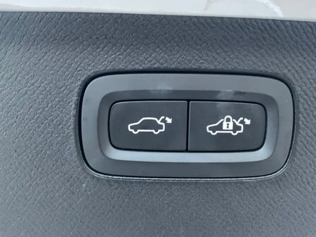 Certified 2023 Volvo XC90 B6 Plus AWD/4WD image 25