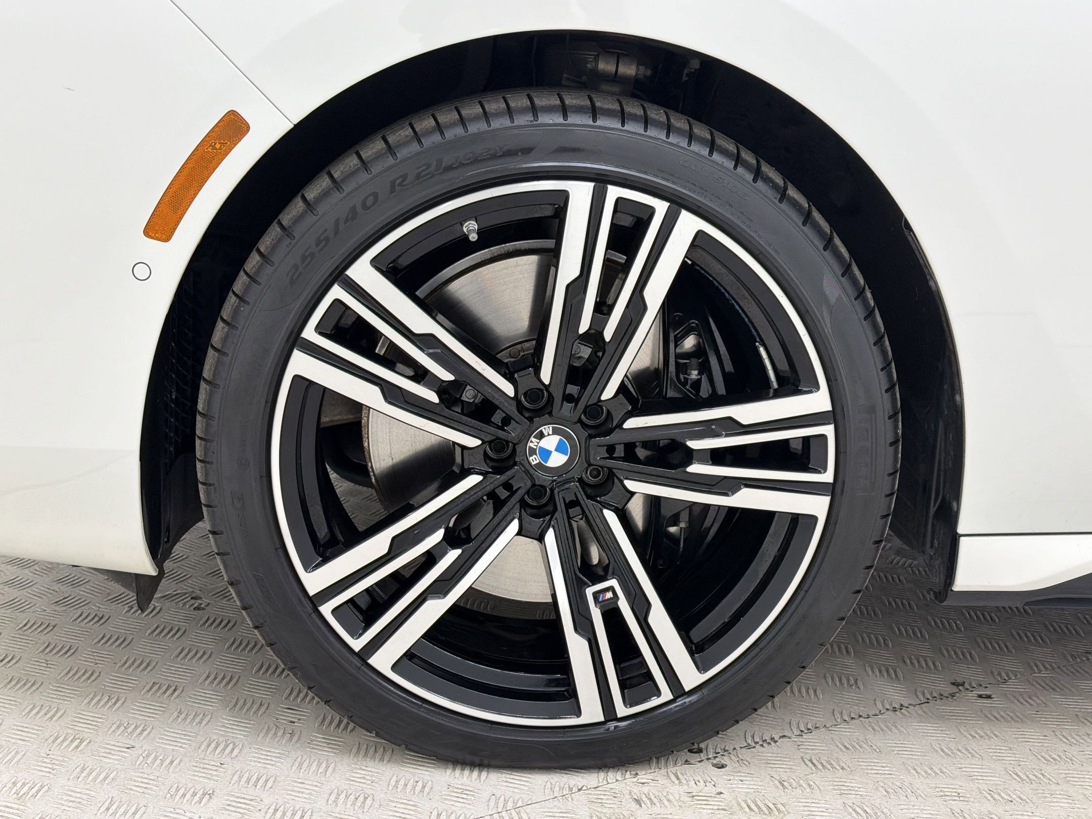 Certified 2023 BMW 760i xDrive w/ Executive Package image 12