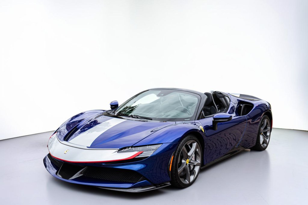 Used 2024 Ferrari SF90 Spider AWD/4WD image 10
