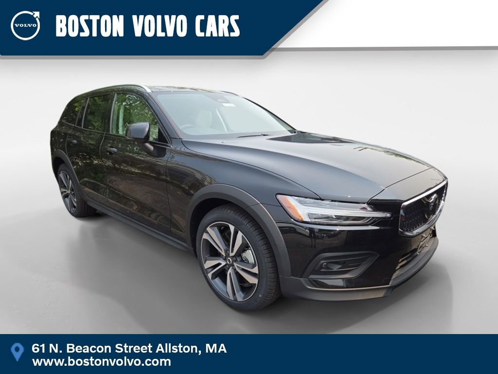 New 2026 Volvo V60 B5 Cross Country Plus w/ Protection Package Premier