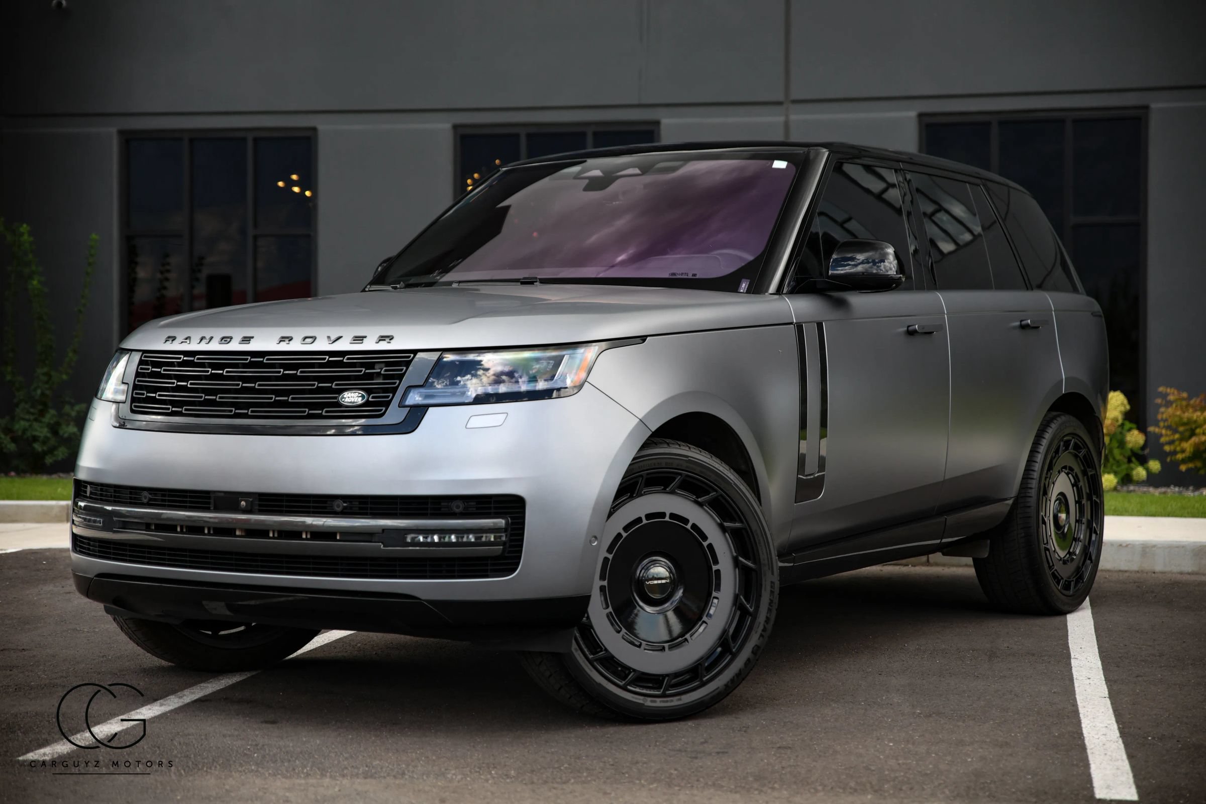 Used 2023 Land Rover Range Rover SE AWD/4WD image 3