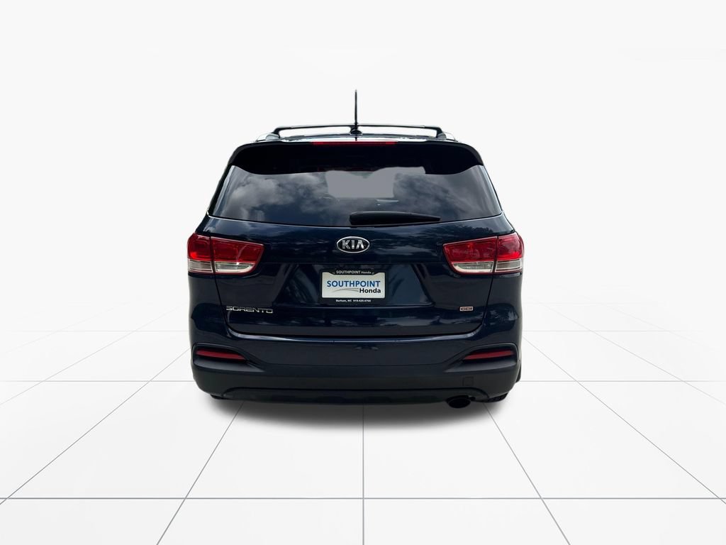 Used 2017 Kia Sorento FWD image 7