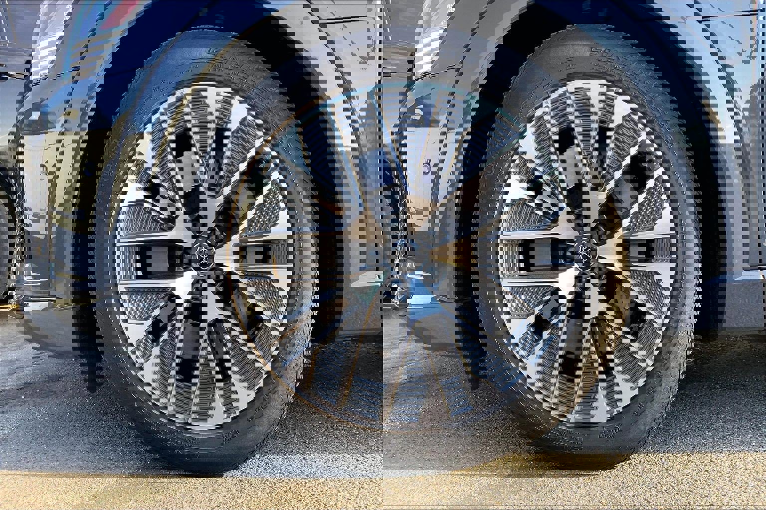 Used 2024 Audi Q8 e-tron Prestige image 10