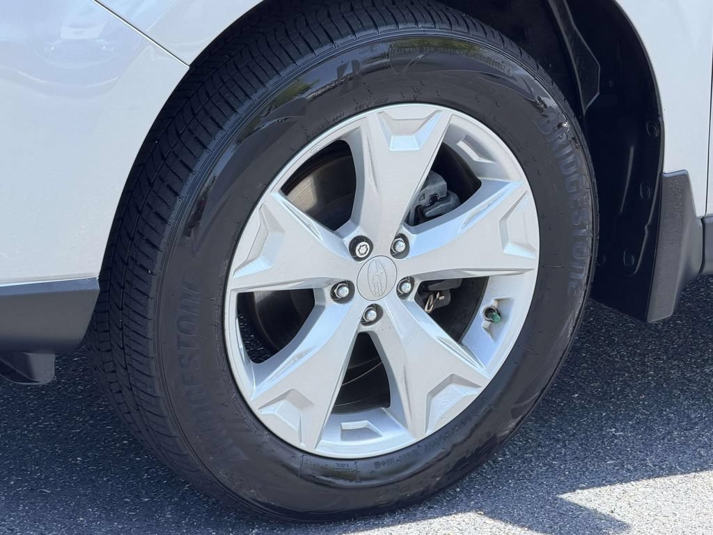 Used 2016 Subaru Forester 2.5i Limited AWD/4WD image 9