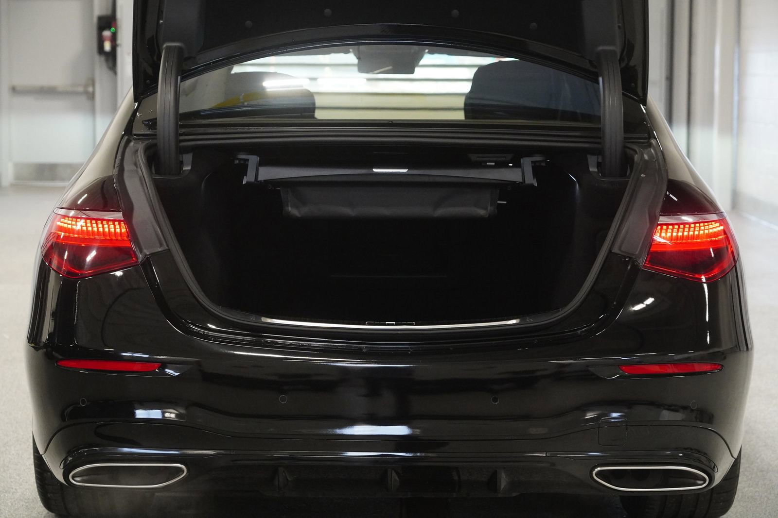 Certified 2022 Mercedes-Benz S 500 4MATIC image 31