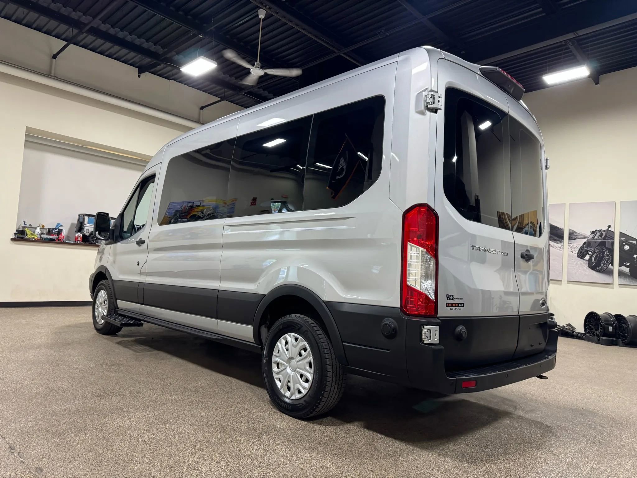 Used 2019 Ford Transit 250 148 Medium Roof image 8