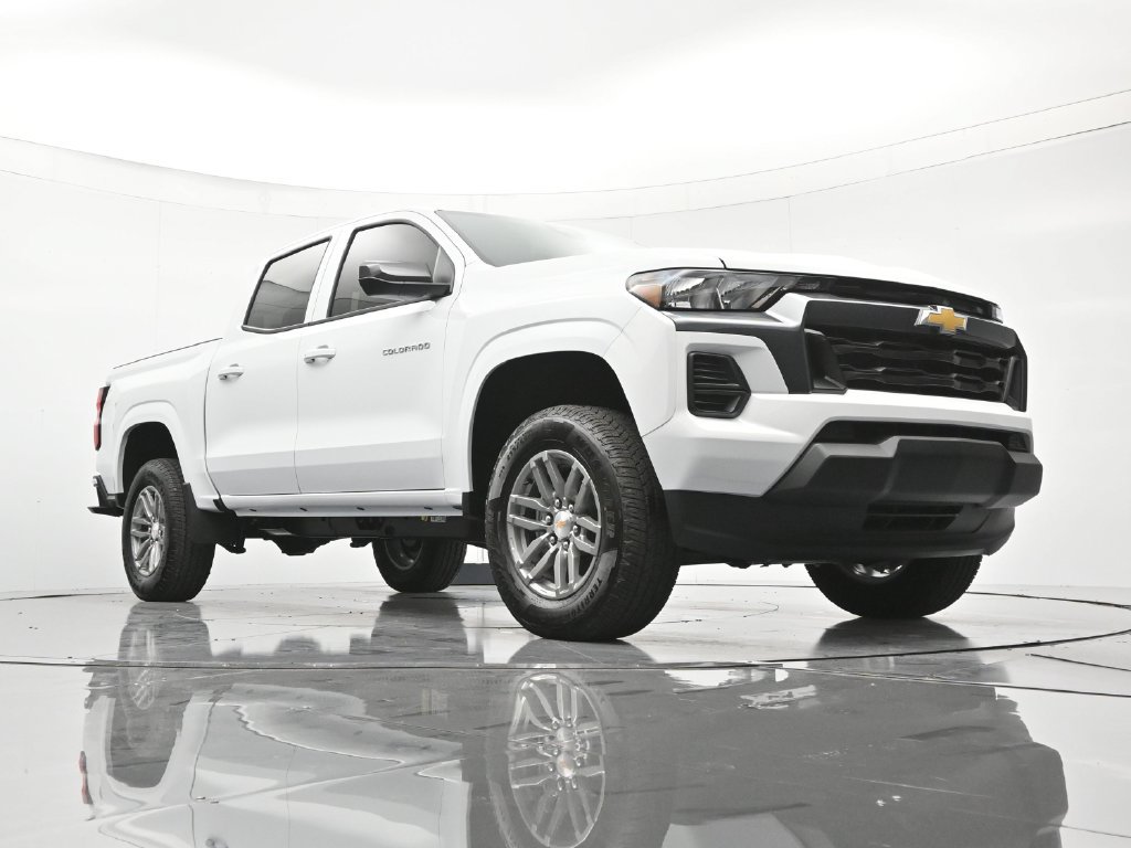 Used 2026 Chevrolet Colorado LT RWD image 38