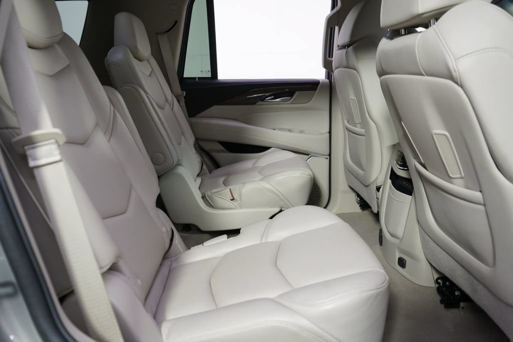 Used 2019 Cadillac Escalade Premium Luxury AWD/4WD image 18