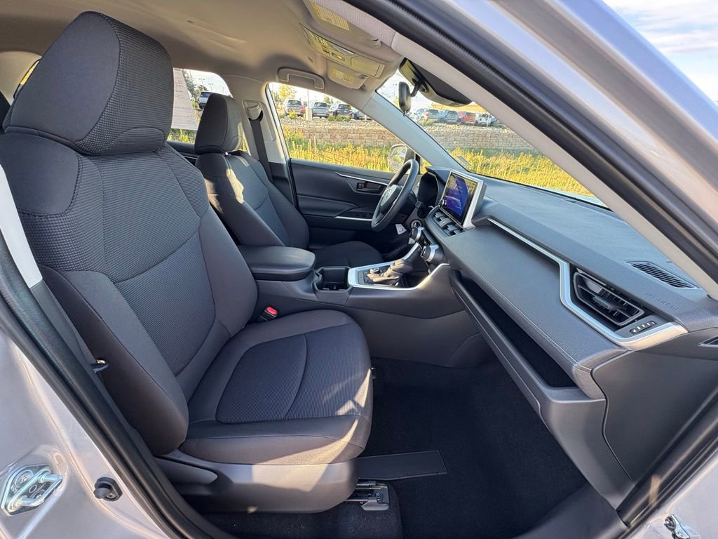 Used 2025 Toyota RAV4 LE image 36