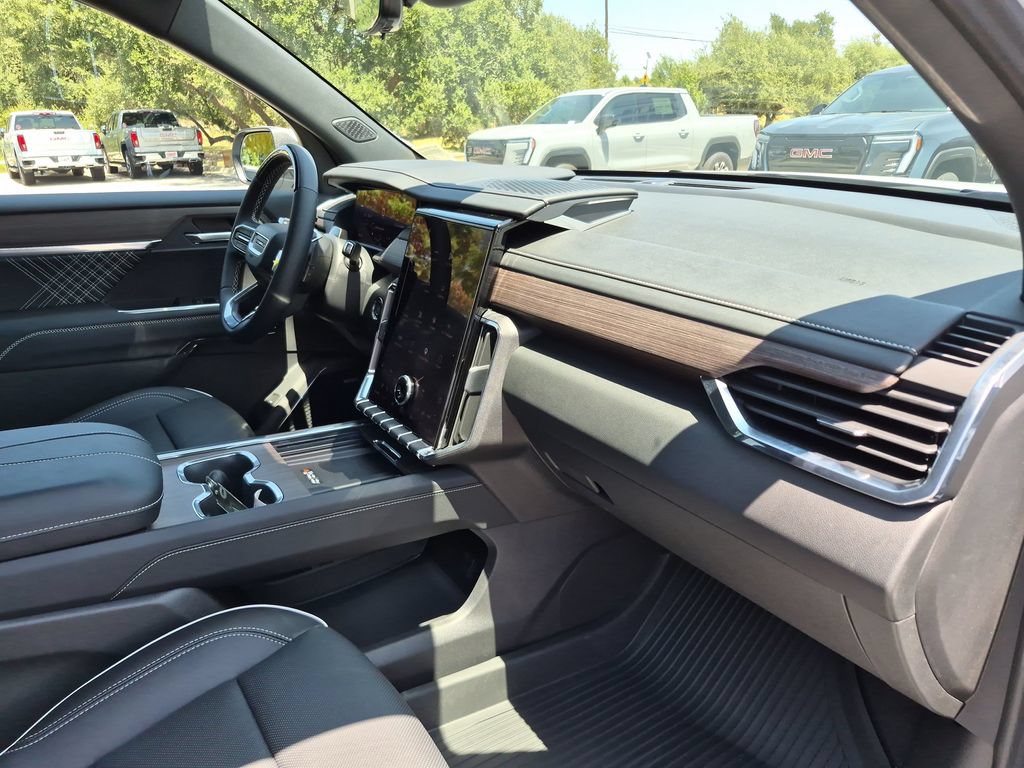 New 2027 GMC Acadia Denali w/ LPO, Floor Liner Package FWD image 38
