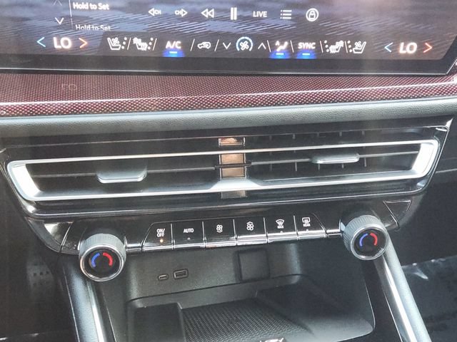 Used 2026 Chevrolet Traverse RS w/ LPO, Floor Liner Package FWD image 23
