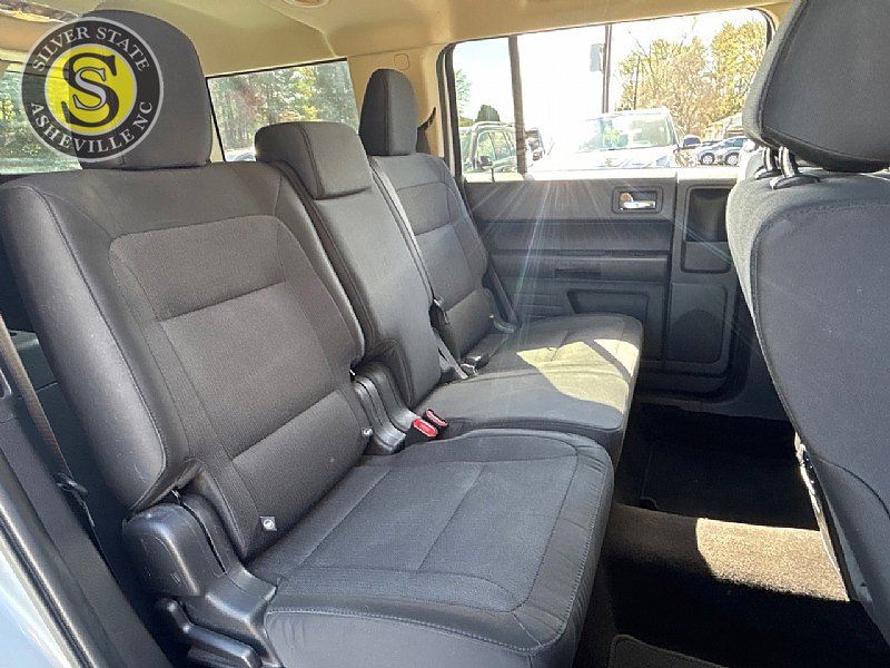 Used 2019 Ford Flex SE image 19