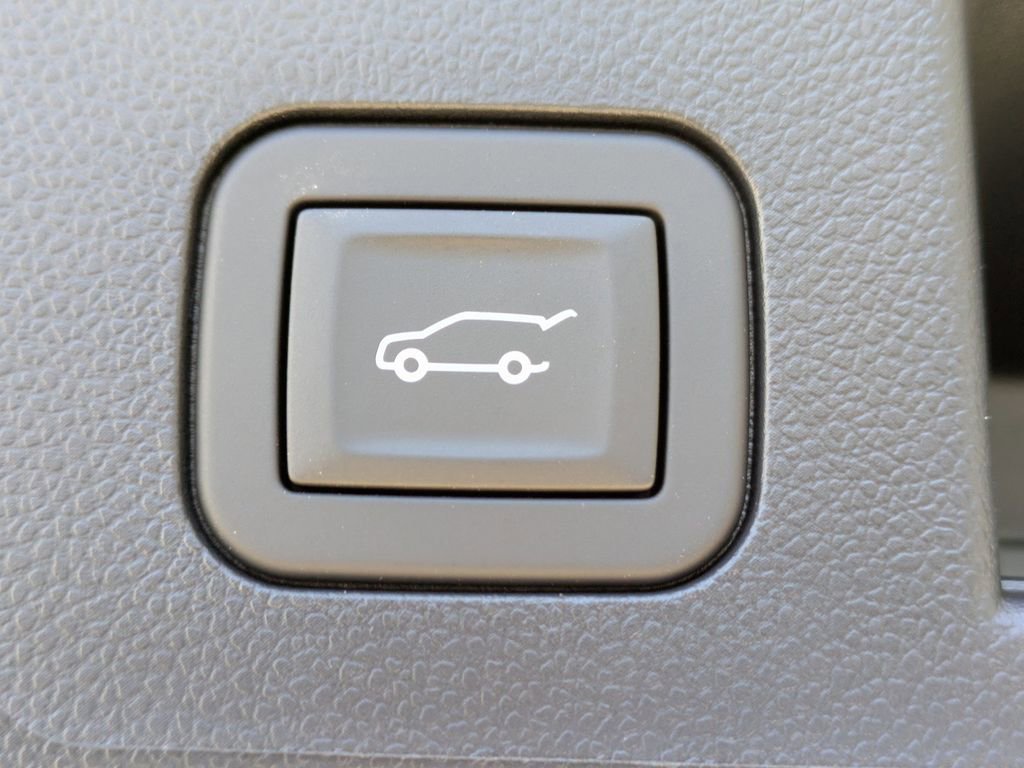 New 2026 Chevrolet Equinox ACTIV w/ Convenience Package III image 14