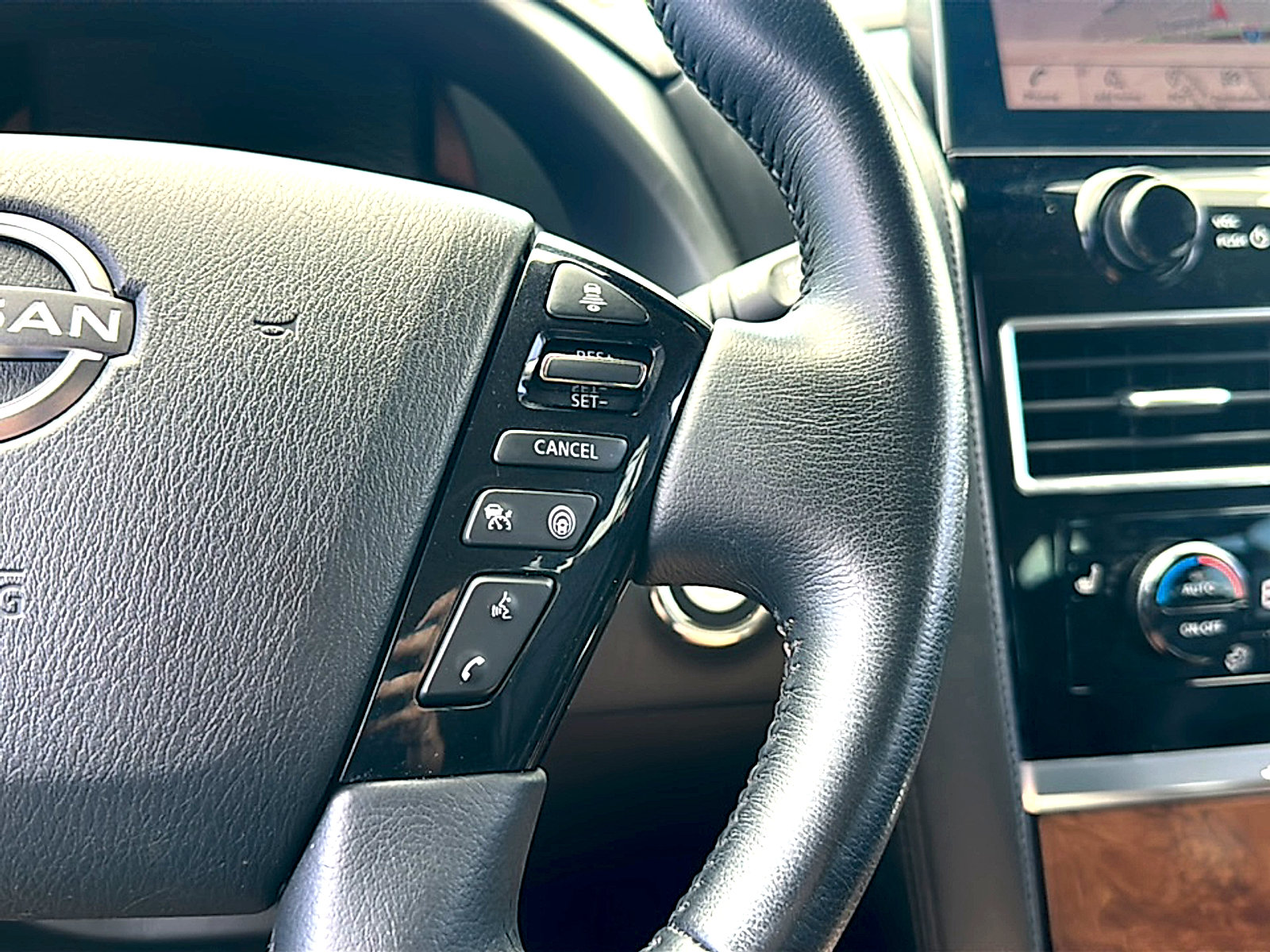Used 2022 Nissan Armada SL RWD image 30