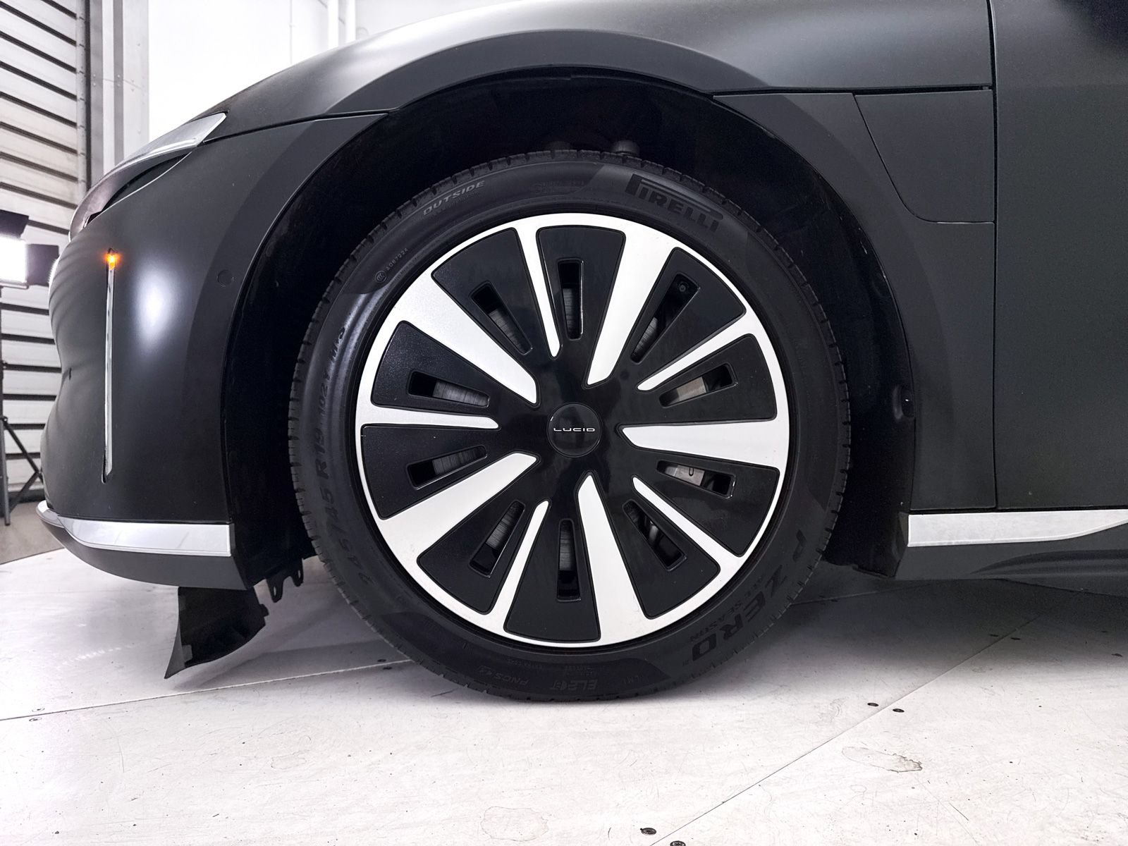 Used 2023 Lucid Air Touring AWD/4WD image 12