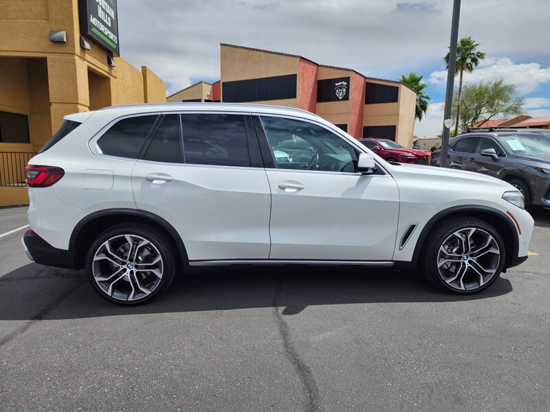 Used 2021 BMW X5 xDrive40i w/ Convenience Package AWD/4WD image 2
