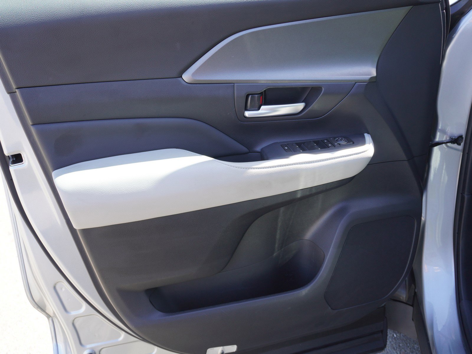 Used 2025 Toyota Grand Highlander FWD image 21