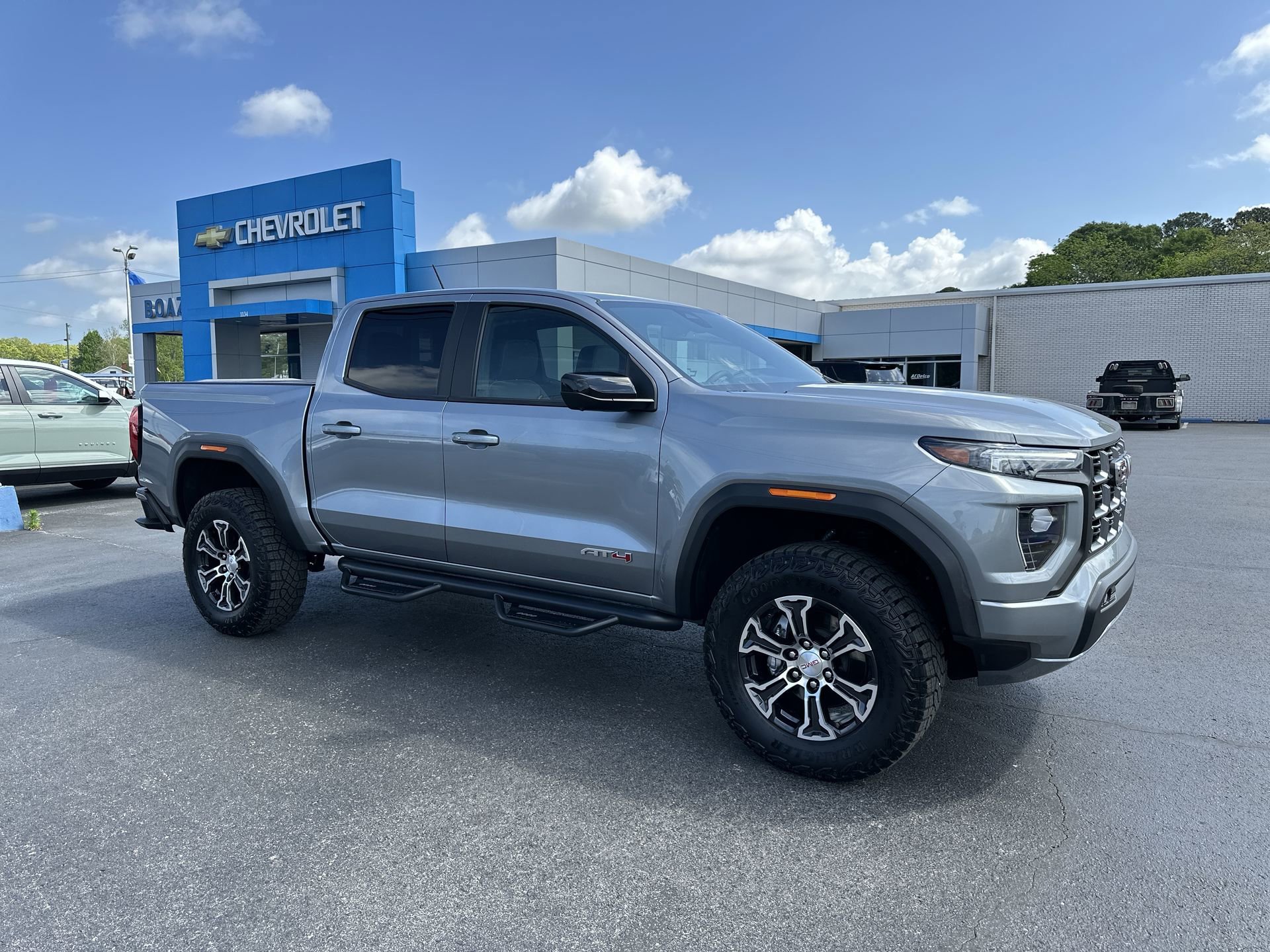 Used 2024 GMC Canyon AT4 w/ Technology Package AWD/4WD image 1