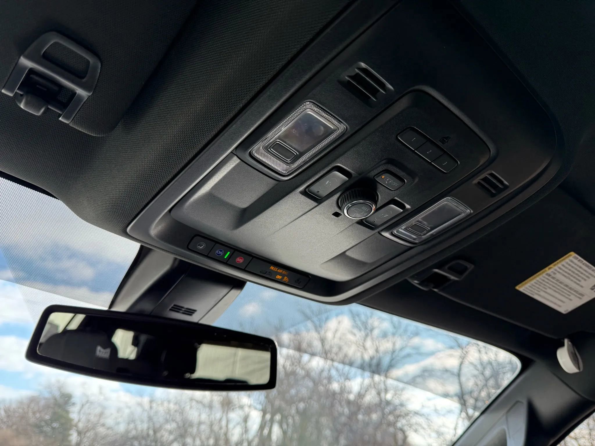 Used 2021 Chevrolet Suburban RST w/ Luxury Package image 28