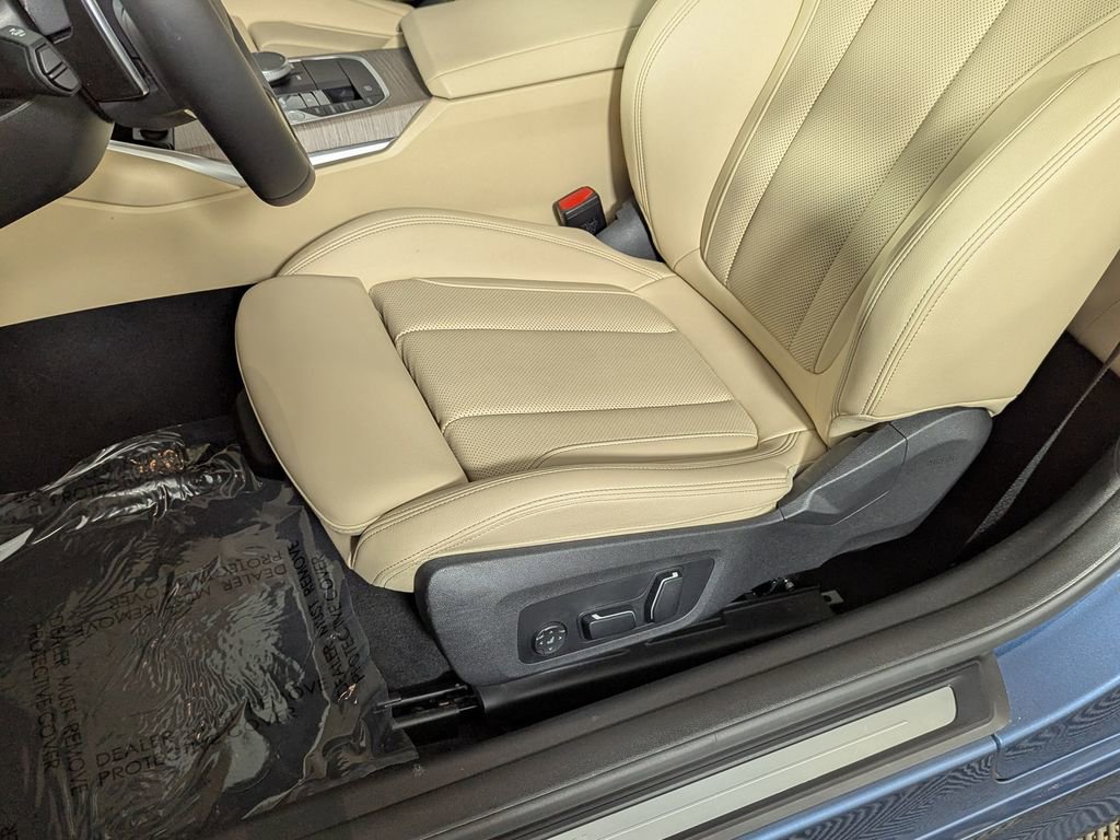 Used 2025 BMW 430i xDrive Coupe w/ Convenience Package image 18