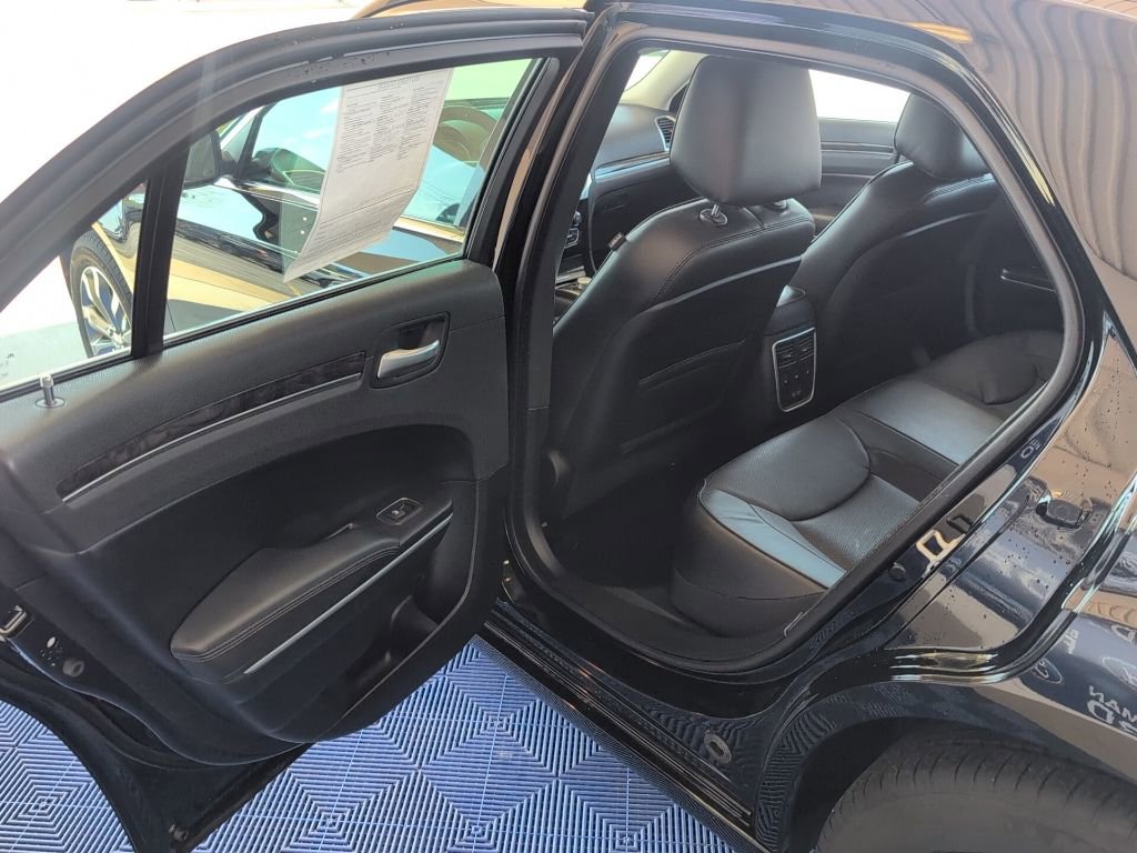 Used 2021 Chrysler 300 Touring L AWD/4WD image 26