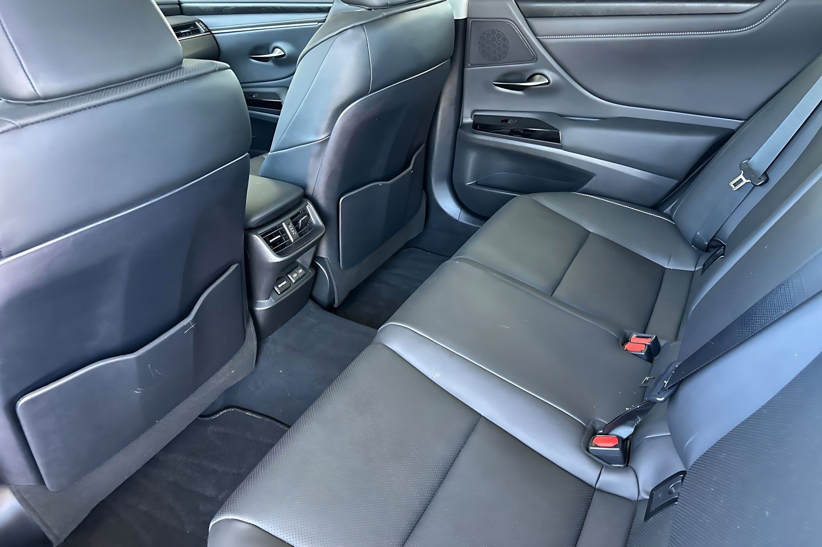 Certified 2024 Lexus ES 350 w/ Premium Package FWD image 28