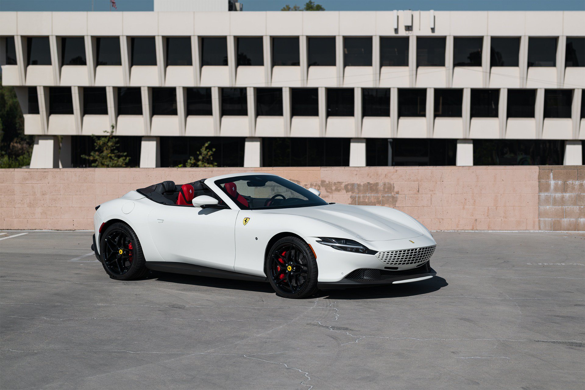Used 2025 Ferrari Roma Spider RWD image 12