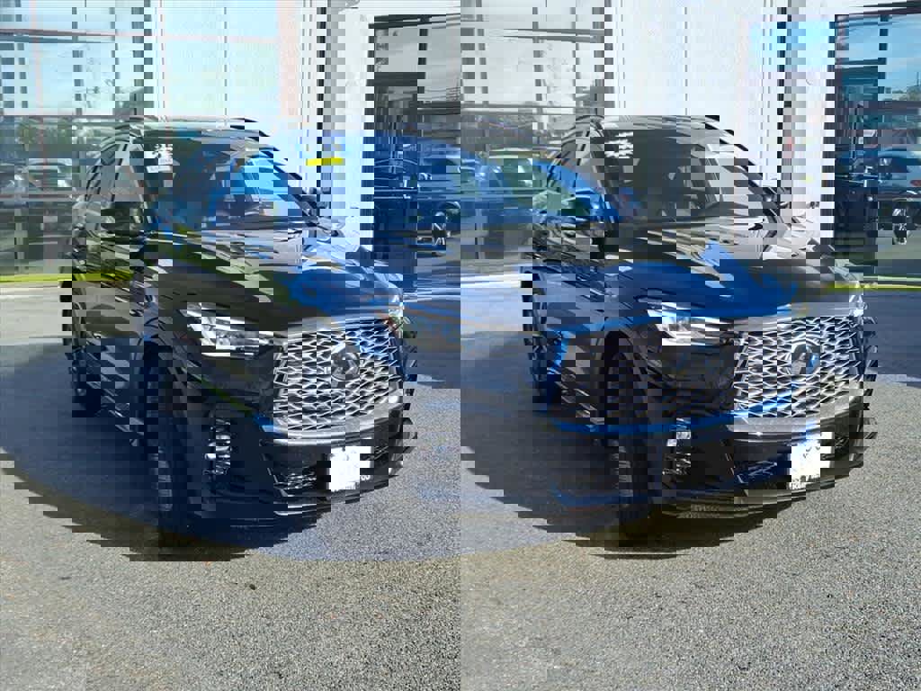 Certified 2025 INFINITI QX55 Luxe w/ Cargo Package image 3