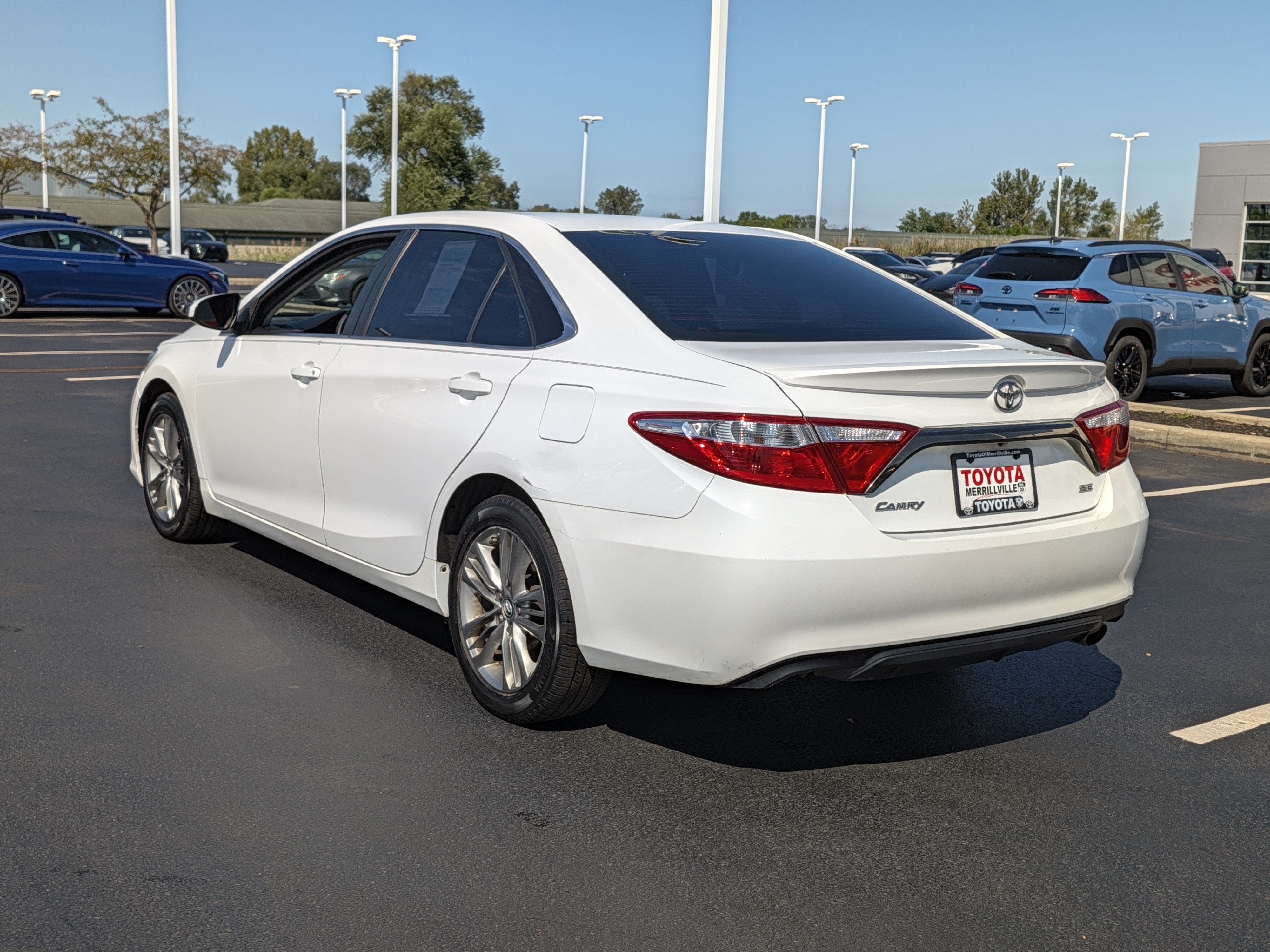 Used 2015 Toyota Camry SE w/ Moonroof Package FWD image 6