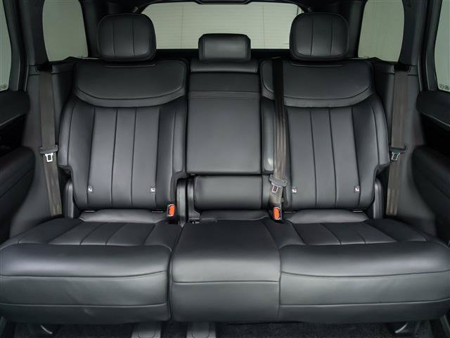 Used 2025 Land Rover Range Rover SE AWD/4WD image 17