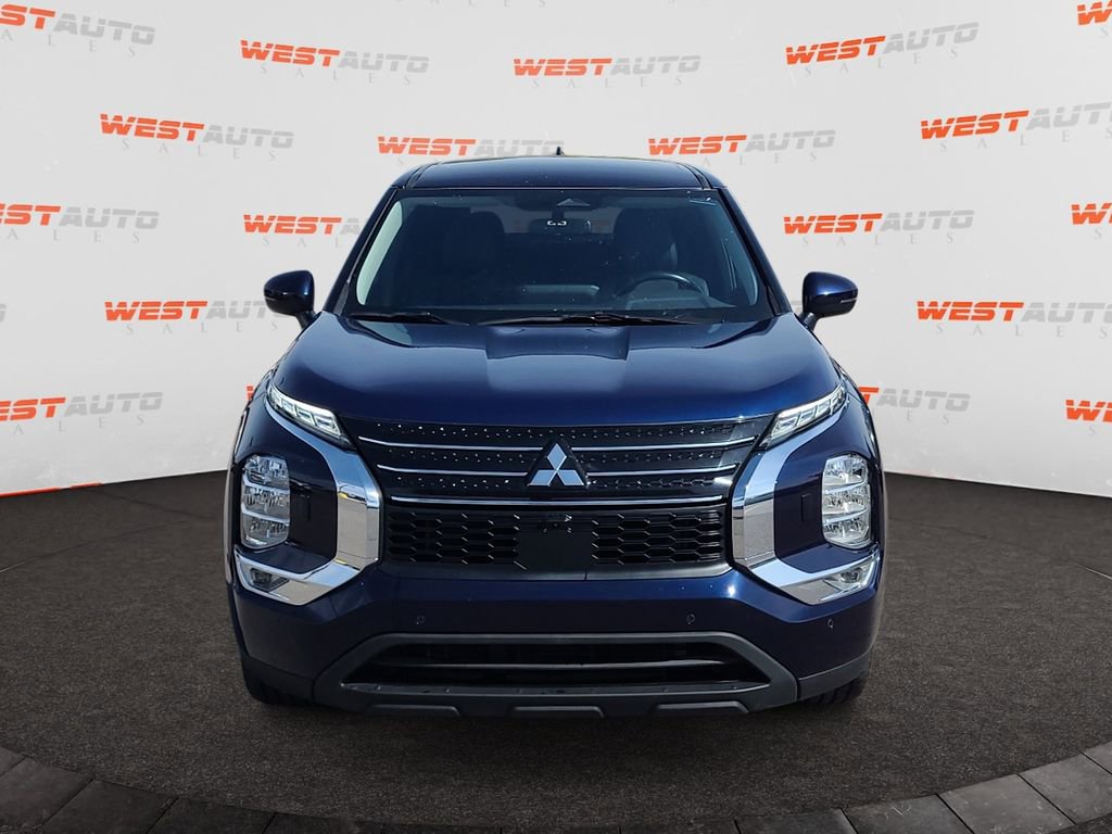 Used 2024 Mitsubishi Outlander SE Black Edition AWD/4WD image 8