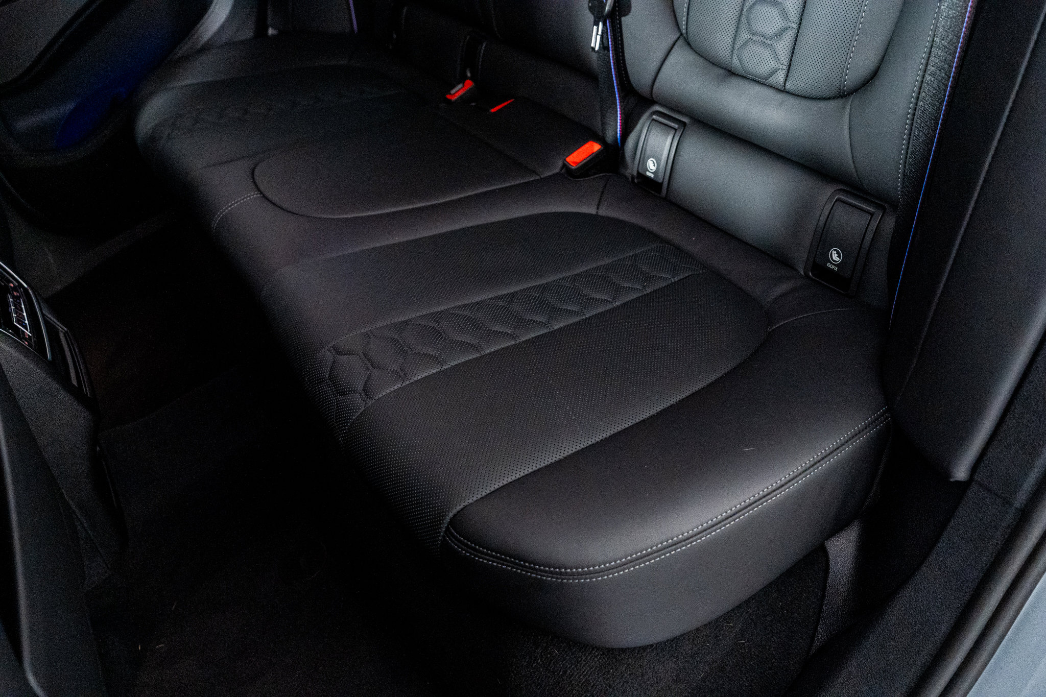 Used 2025 BMW X6 M Competition w/ Executive Package image 29