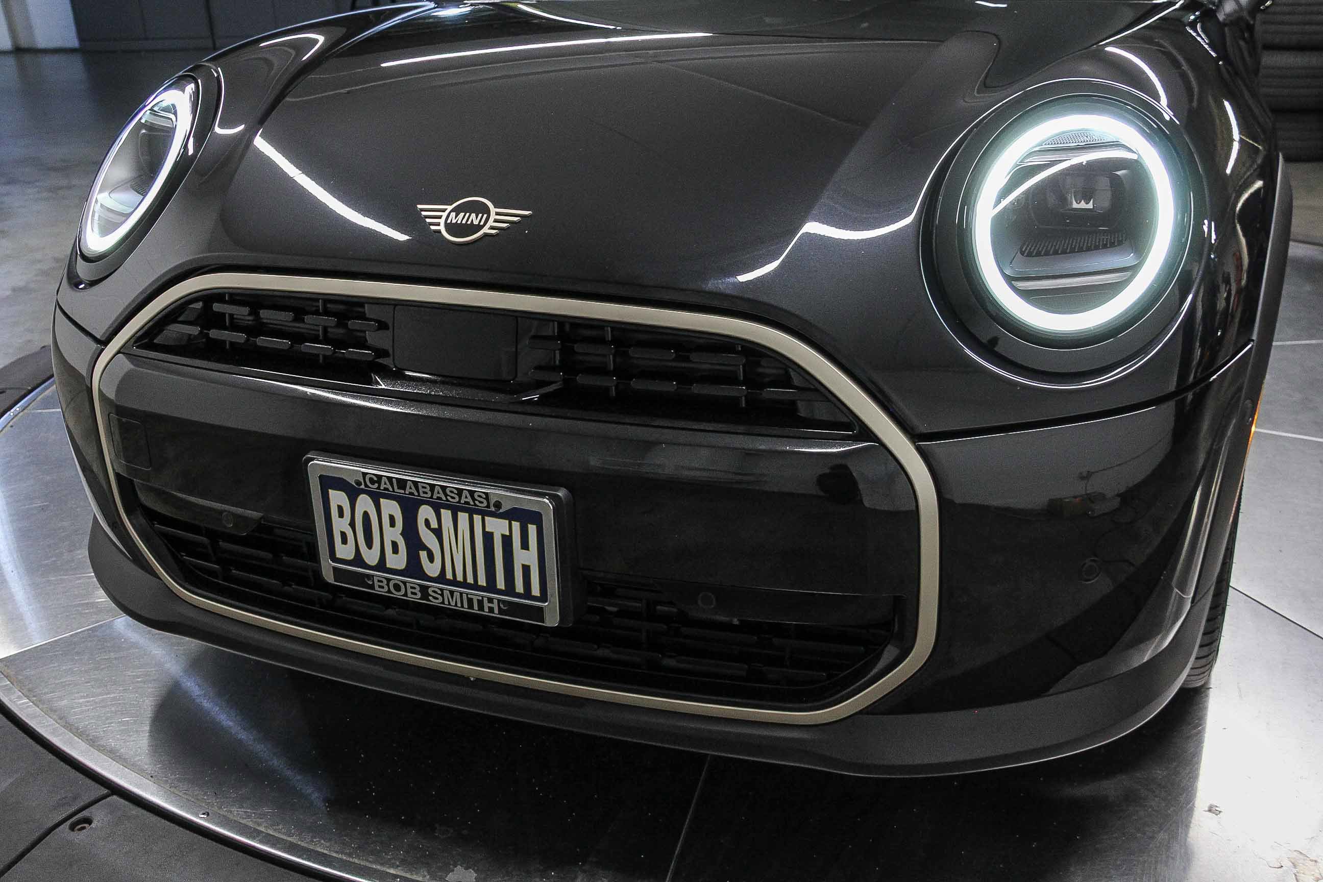 Used 2025 MINI Cooper 2-Door Hardtop image 12