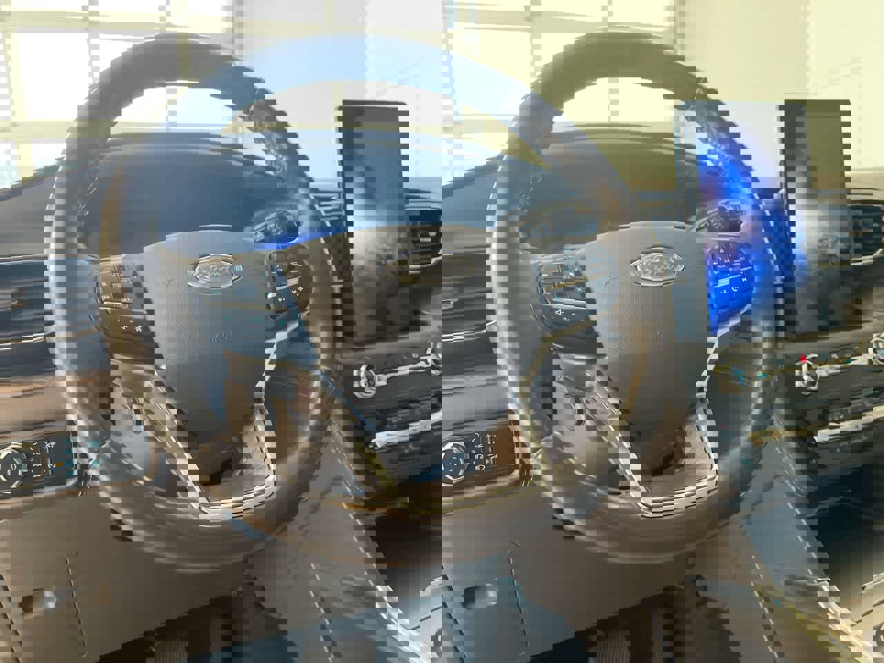 Used 2020 Ford Explorer Platinum w/ Premium Technology Package image 14