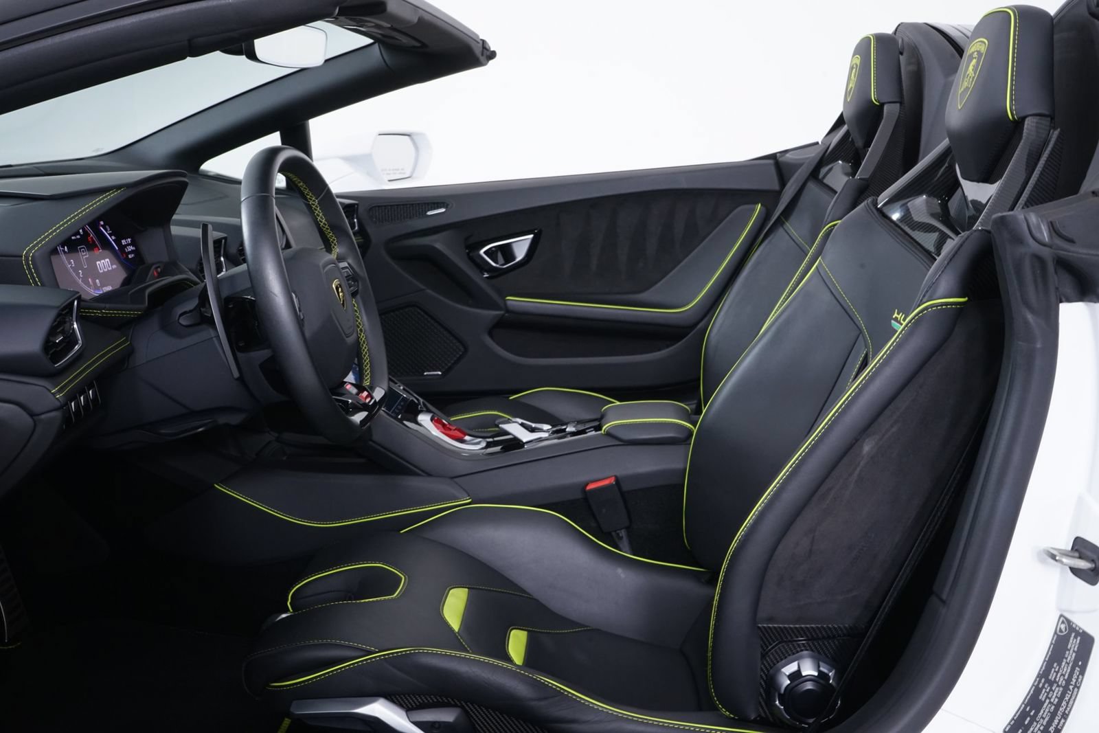 Used 2020 Lamborghini Huracan EVO RWD image 4