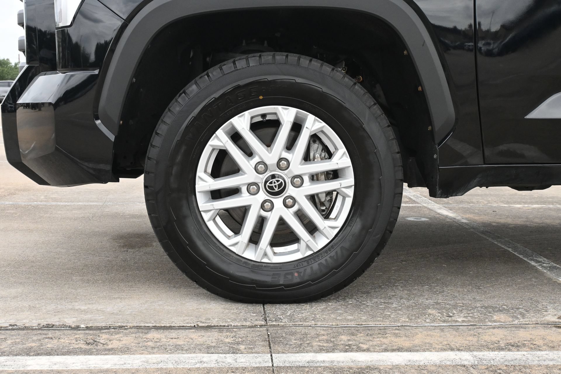 Used 2022 Toyota Tundra SR5 AWD/4WD image 27