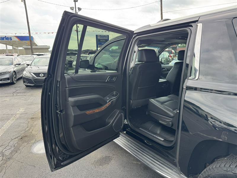 Used 2017 Chevrolet Suburban Premier AWD/4WD image 19