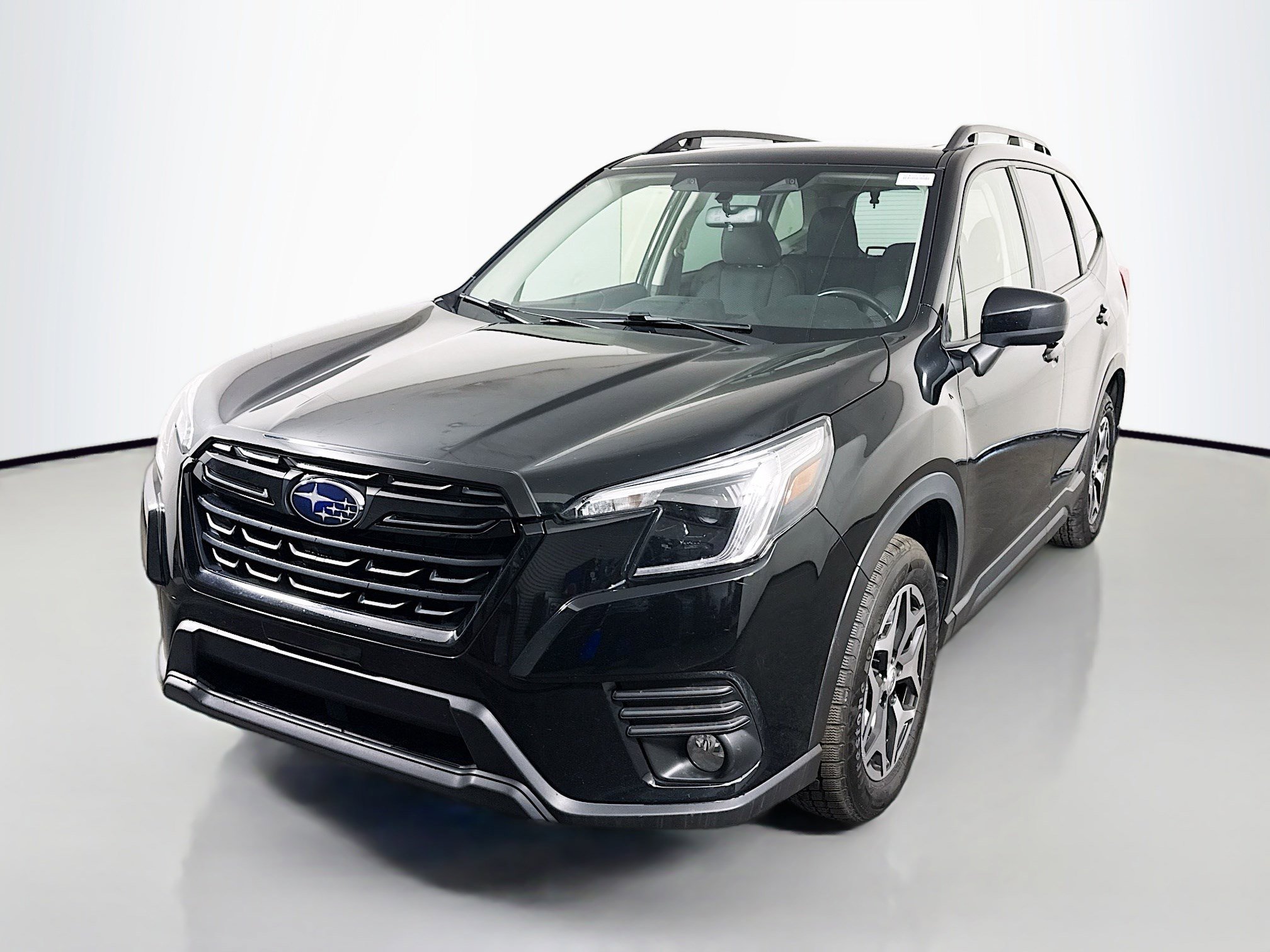 Used 2023 Subaru Forester Premium image 4