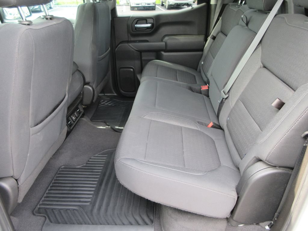 Certified 2021 Chevrolet Silverado 1500 LT w/ Convenience Package II AWD/4WD image 15