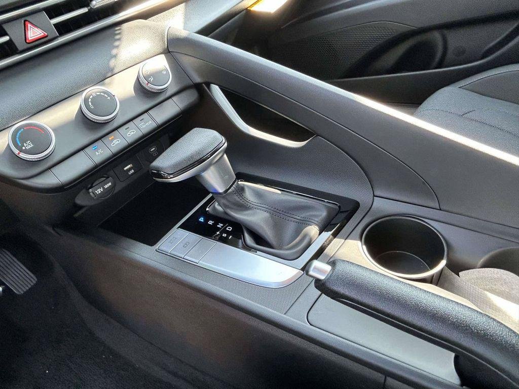 New 2026 Hyundai Elantra SE FWD image 45