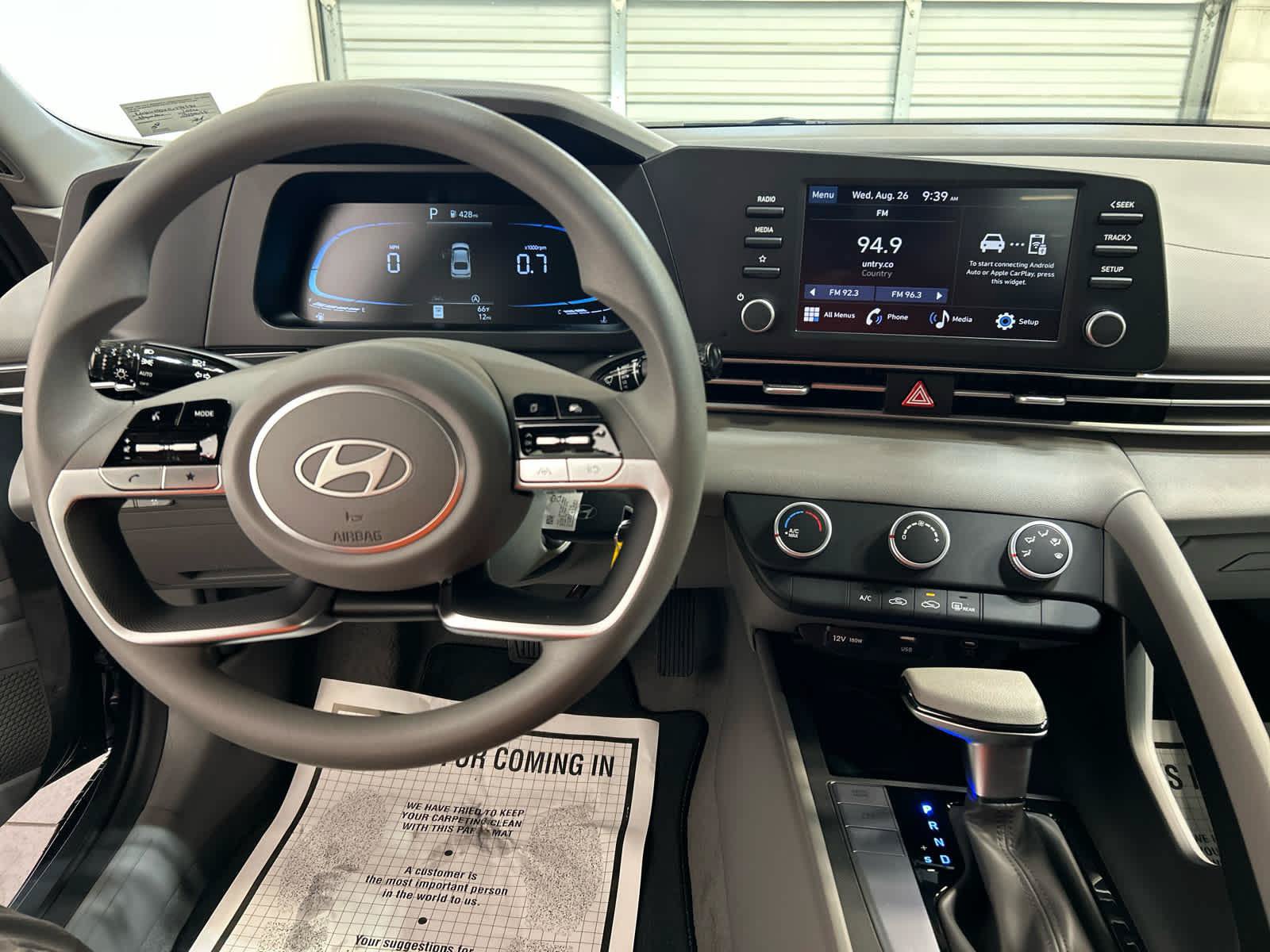 New 2026 Hyundai Elantra SE FWD image 8