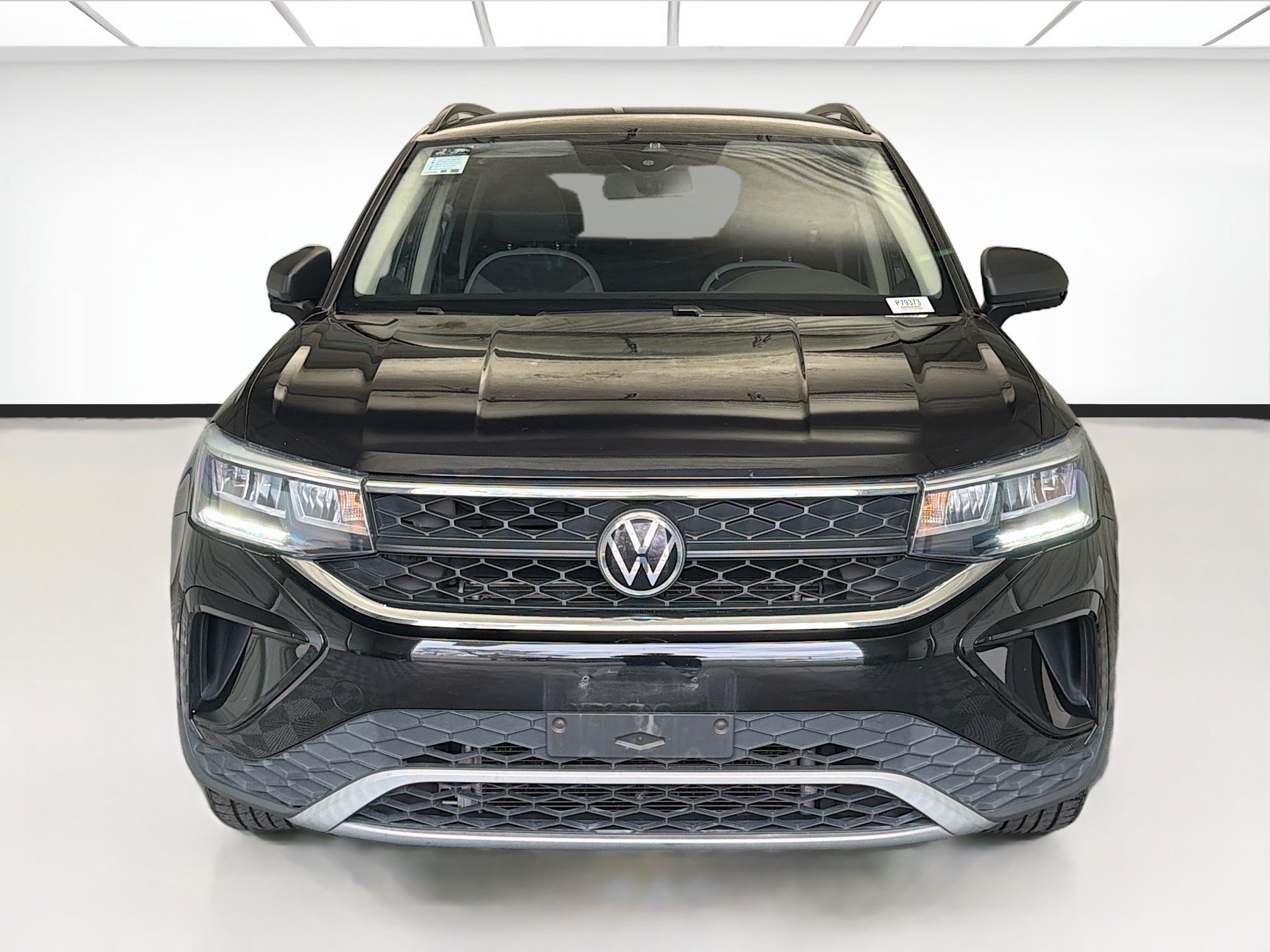 Used 2022 Volkswagen Taos S FWD image 2